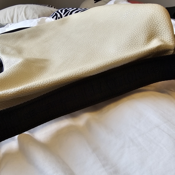 Reaction Kenneth Cole Convertible Bag - Picture 5 of 7